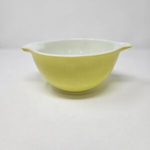 PYREX 1.5 Pint Cinderella Bowl Yellow Vintage